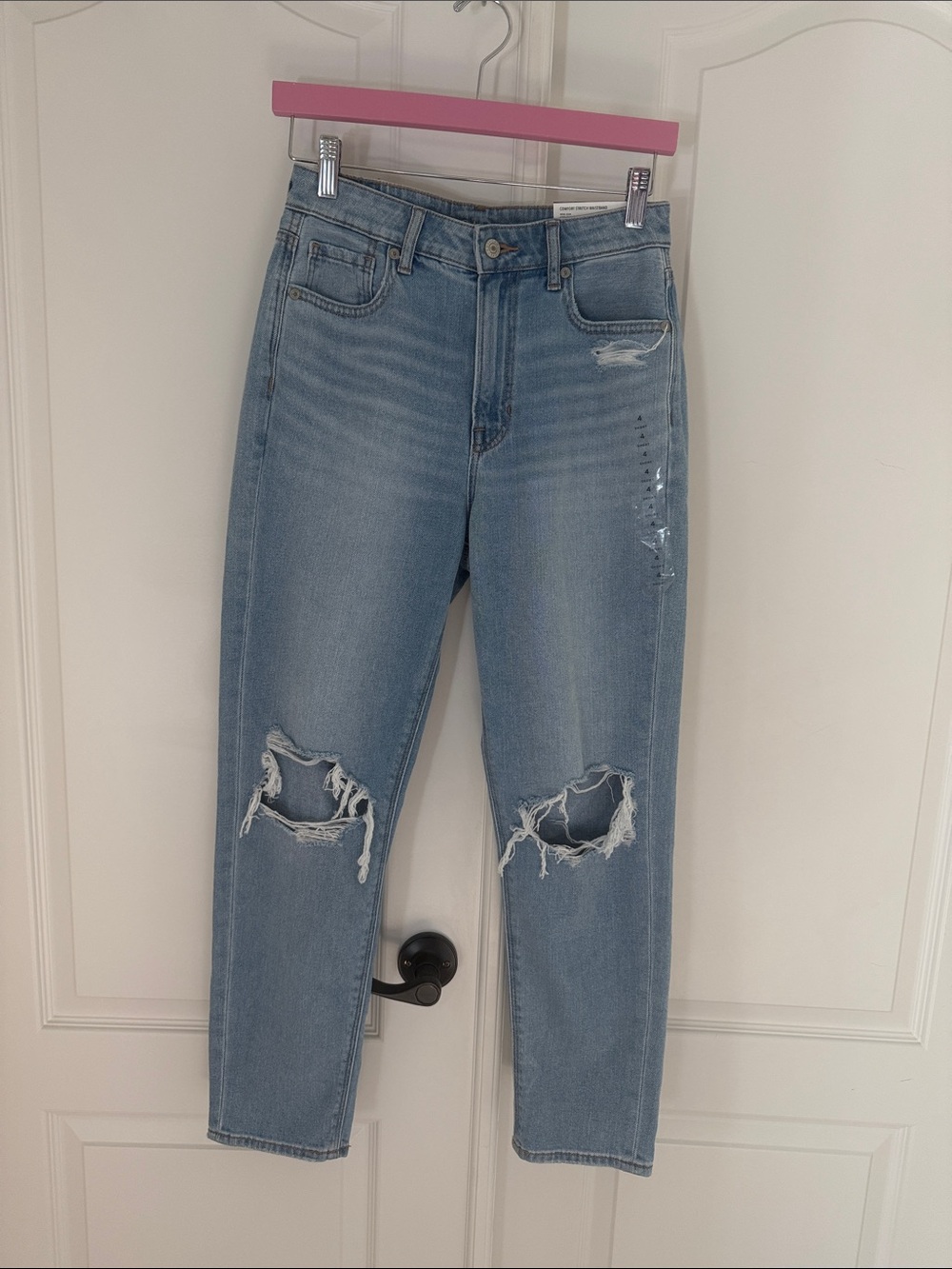 NWT Distressed Comfort stretch mom Jean cool classic Women's Jeans - Light Blue